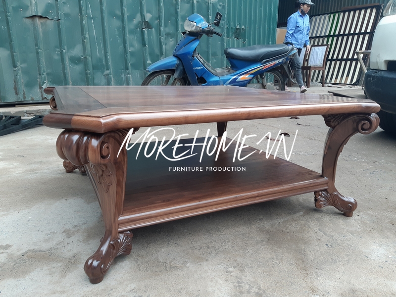 Bàn trà gỗ óc chó tân cổ điển được lựa chọn rất nhiều bởi tính thẩm mỹ mang tới sự quý phái sang trọng và độ bền cao